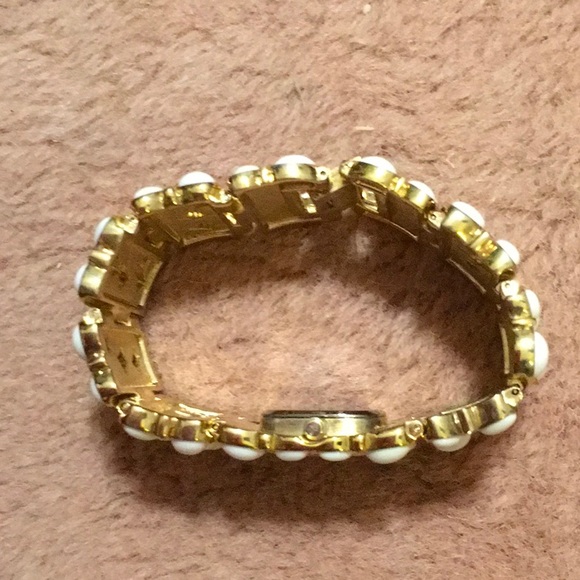 NWOT,REAL COLLECTIBLES BY ADRIENNE,IVORY ABALONE AND CRYSTAL WATCH - Picture 3 of 9